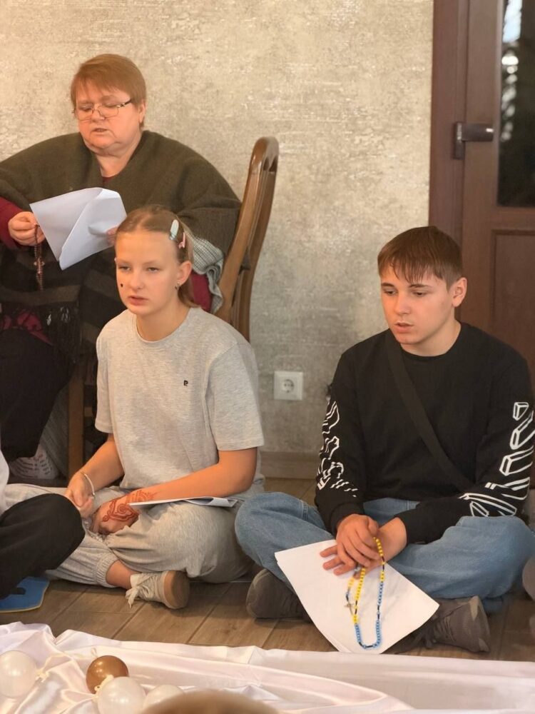 Дитяча вервиця — молитва за мир
