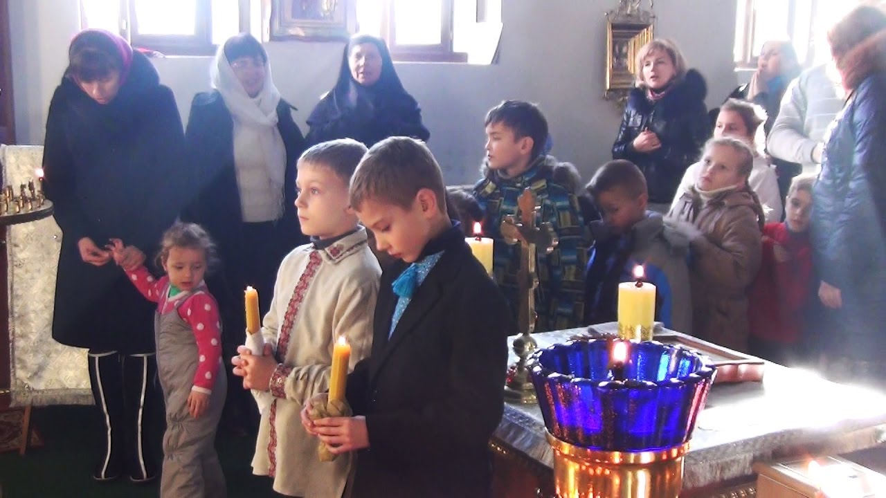 Перше врочисте Св. Причастя дітей в Покотилівському василіянському монастирі